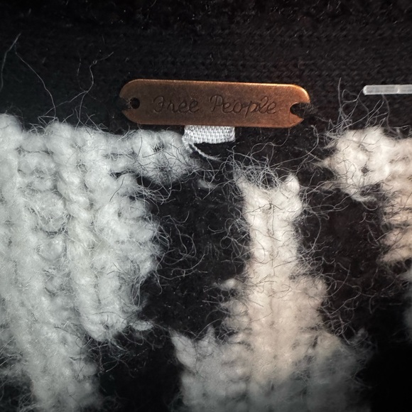 Free People Oversized Chunky Knit Fireside Tunic Sweater Ivory Black Medium - Picture 8 of 16